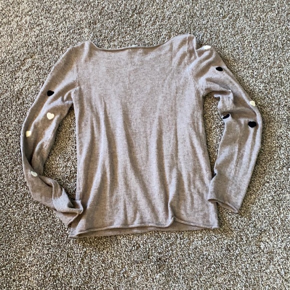 Brown long sleeve shirt with hearts. One size - Picture 4 of 4